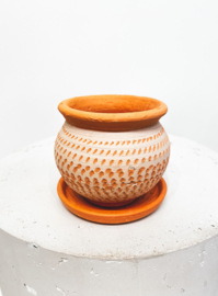 Only white engraved "moyo" terracotta pot D10