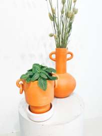 Minimal terracotta pot  with earrings D10 + white glazed plate