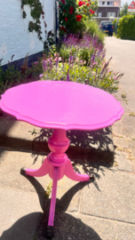 Gepimpt roze bijzet tafeltje