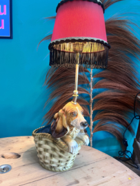 Vintage Basset hond in mand lamp