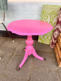 Gepimpt roze bijzet tafeltje