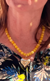 Te gekke hartjes ketting met steentjes en groot hart geel