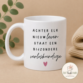 Mok | Bijzondere verloskundige