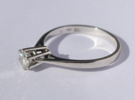 14 kt witgouden ring 0.46 ct diamant briljant