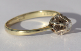 verkocht 14 kt gouden ring 0.10 ct diamant