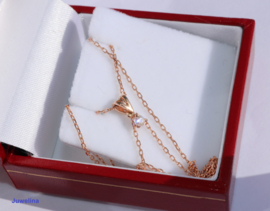 VERKOCHT 14 kt gouden collier met 14 kt gouden hanger gezet met 0.10 ct diamant