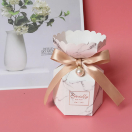 Giftbox Candy Box  'Specially For You' With Ribbon and Pearlhanger Medium