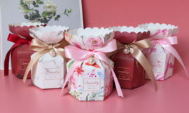 Giftbox Candy Box  'Specially For You' With Ribbon and Pearlhanger Medium