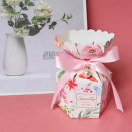 Giftbox Candy Box  'Specially For You' With Ribbon and Pearlhanger Medium