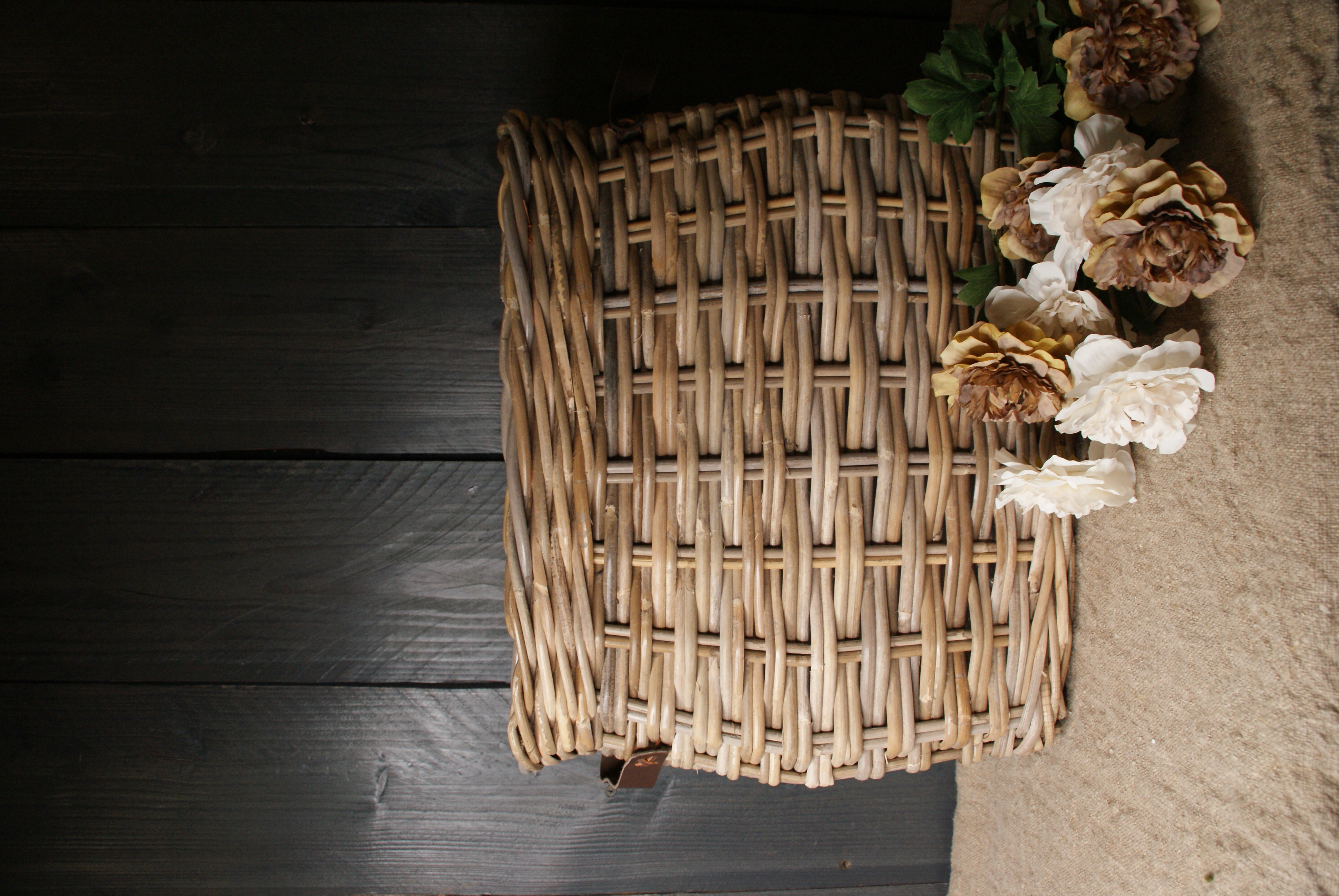 VENSTERBANK BASKET LUNA- M