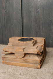 OUDE HOUTEN KANDELAAR