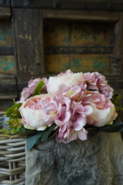 BLOEMENBOEKET - ROZE PEONY