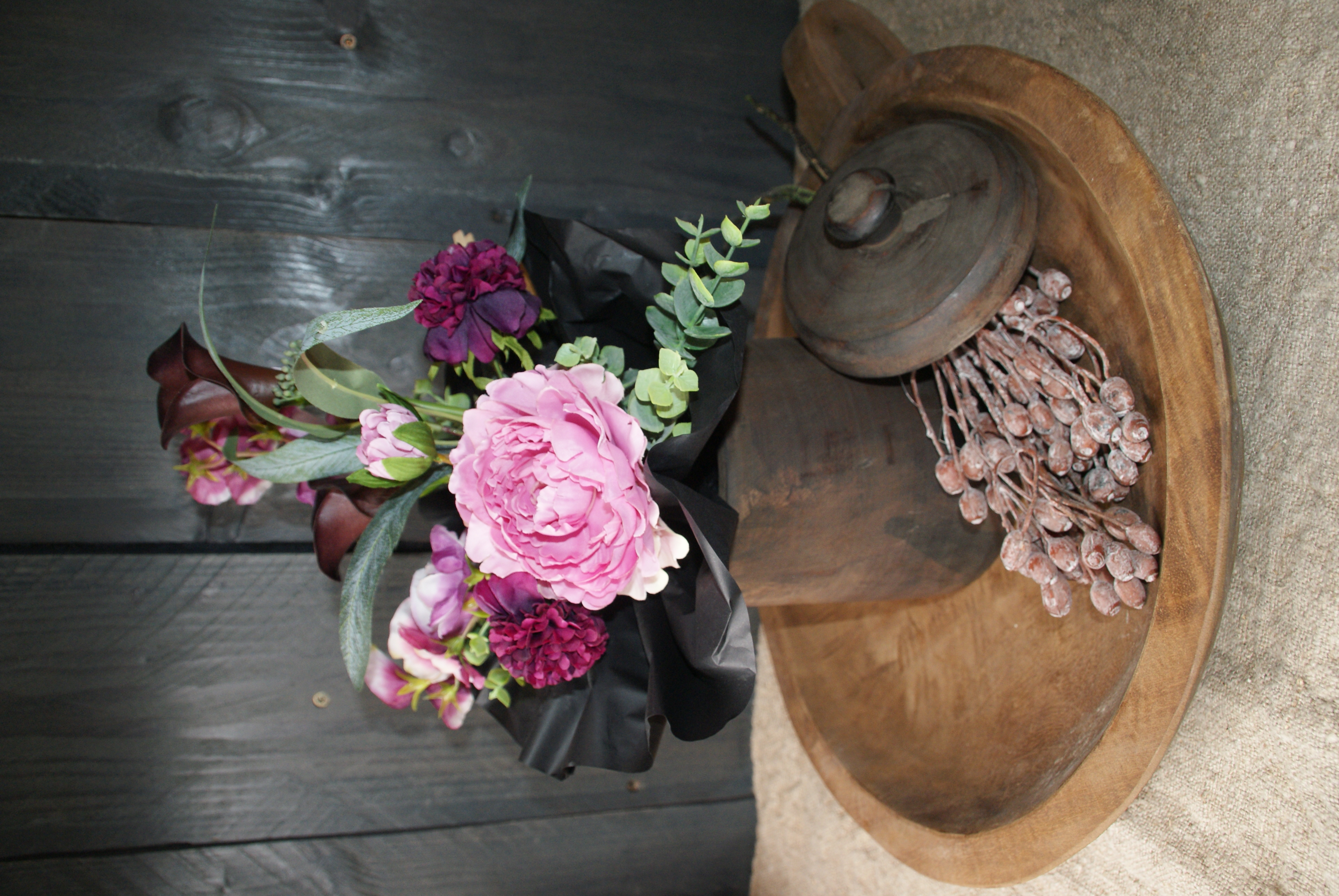 HOUTEN SCHAAL MET HANDGREEP