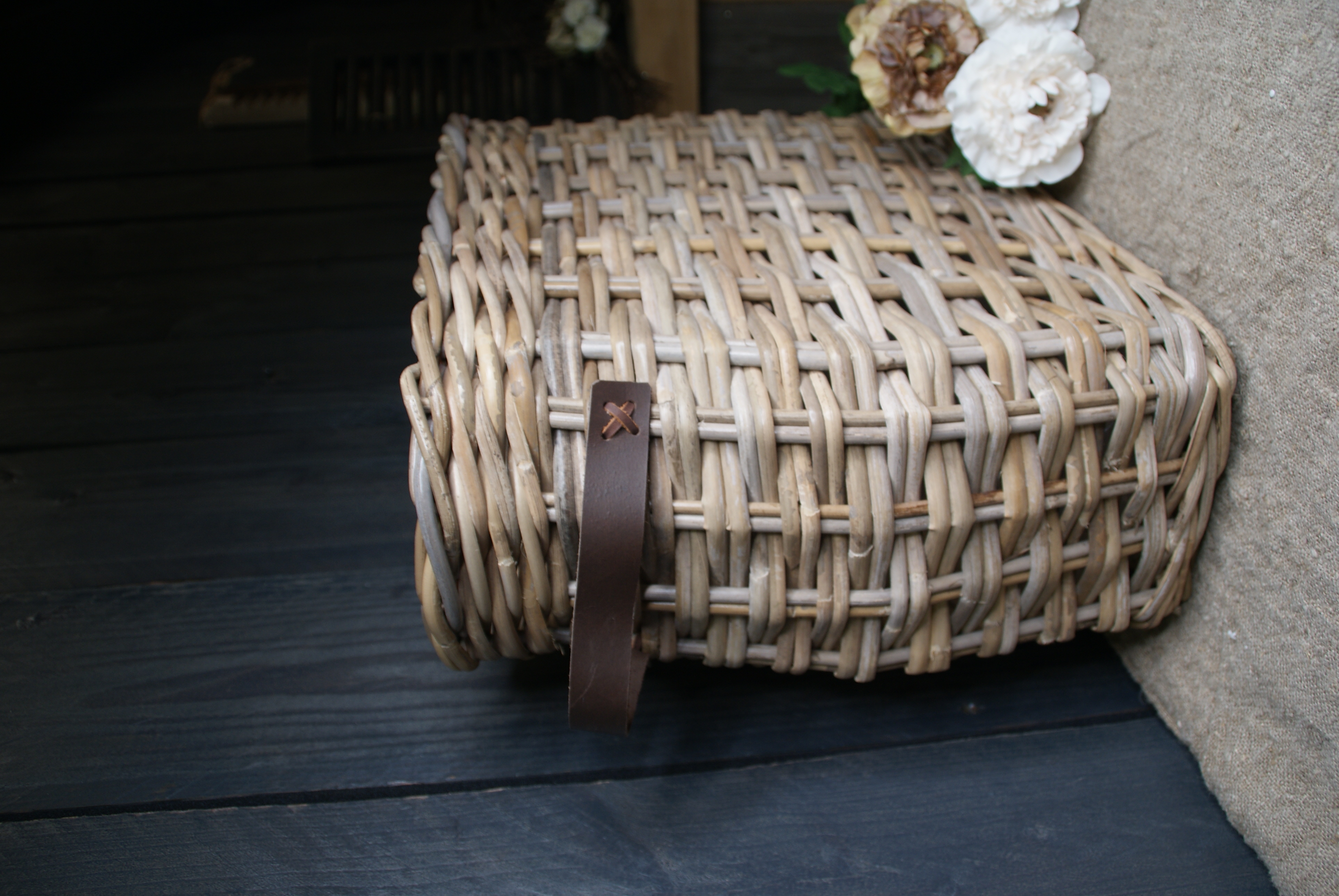 VENSTERBANK BASKET LUNA- M