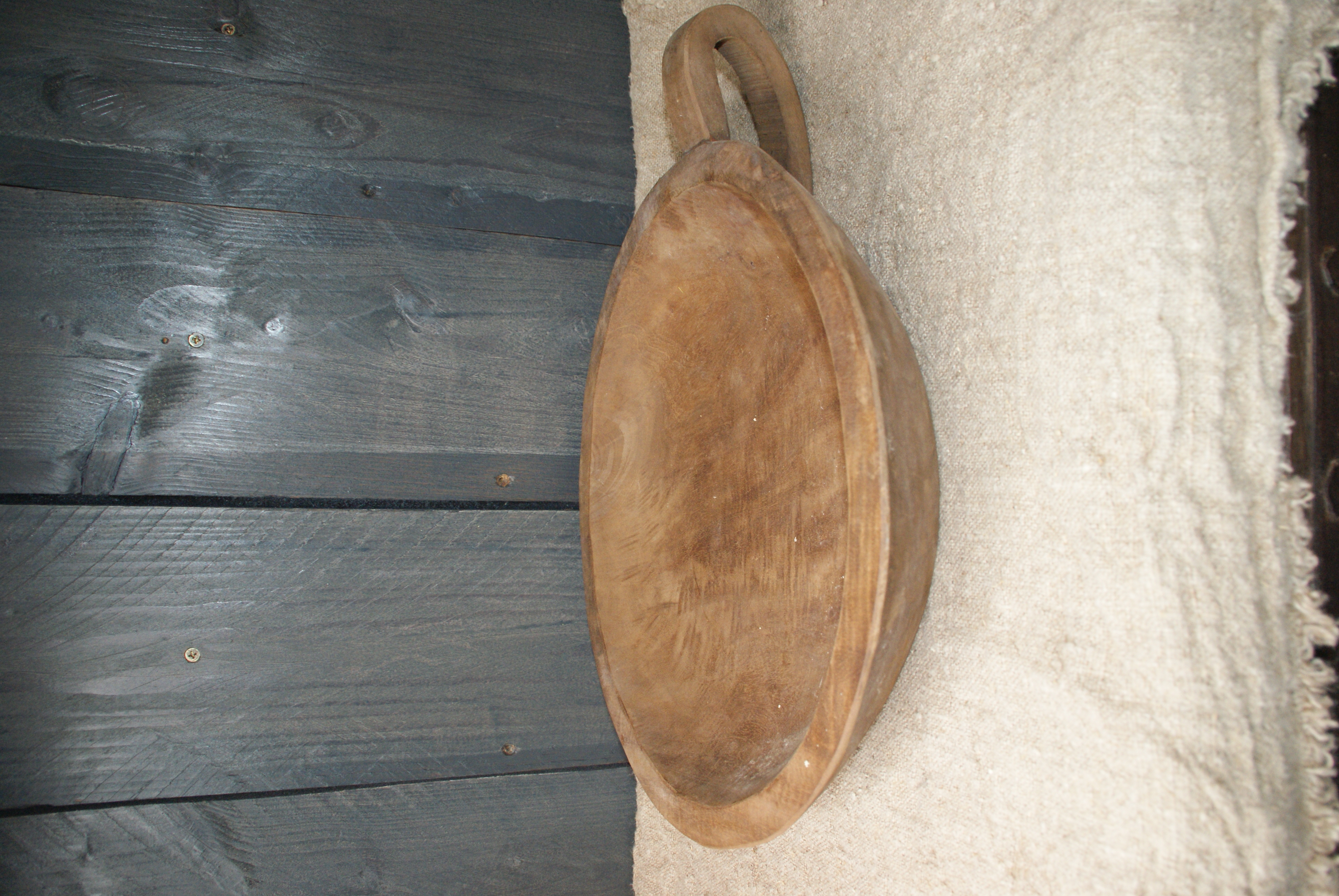 HOUTEN SCHAAL MET HANDGREEP