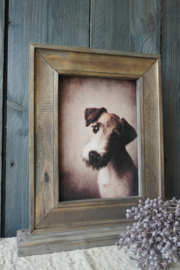 HOUTEN SCHILDERIJ MET HOND OP HOUTEN VOET