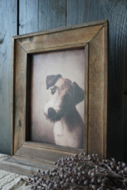 HOUTEN SCHILDERIJ MET HOND OP HOUTEN VOET