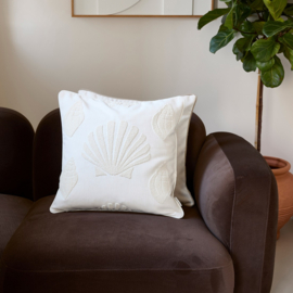 594180 Sandy Shell Pillow 50x50 (Pre order week 18)