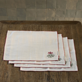 Mistletoe Charm Placemat 4 Pieces 599360