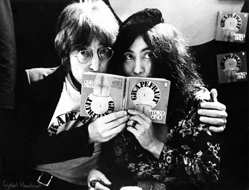 John Lennon en Yoko Ono door Gijsbert Hanekroot