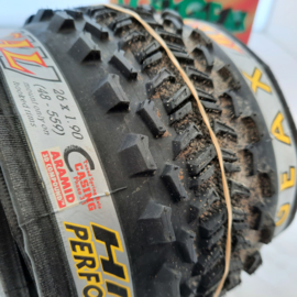 Pair of (boxed) Geax Mezcal Tubeless S 26x1.90"