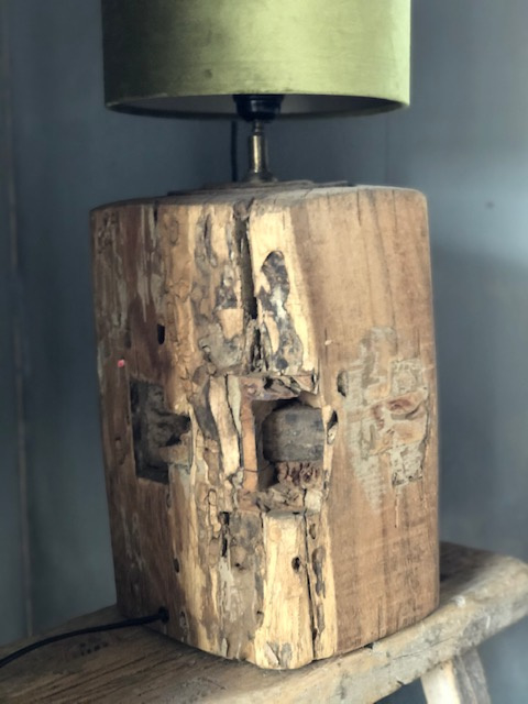 Grap Renovatie esthetisch Tafellamp hout robuust | SALE | Emporium Wonen