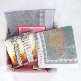 Lucy Tiffney Tapestry borduurkits