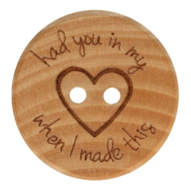 Knoop hout met tekst 20mm