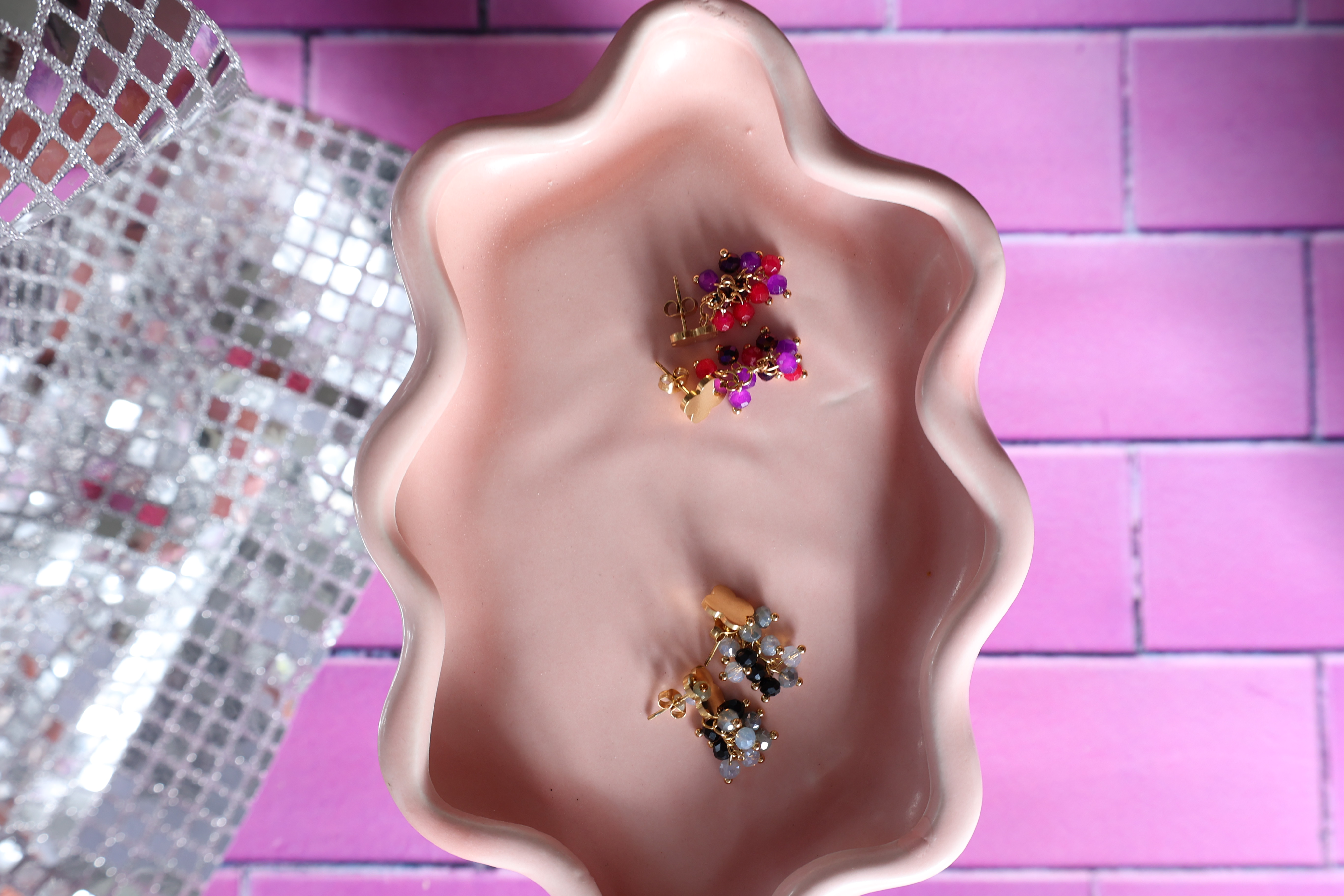 Oorbellen festive clover - Grijs