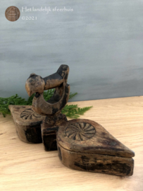 Oud houten bewerkt juwelendoosje