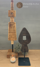 Houten ornament op voet
