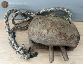 Stoere houten koebel