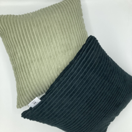 Sierkussen corduroy tea green