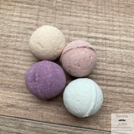 Kerstbal met mini bathbombs