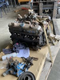 1976 V8 318 voor revisie