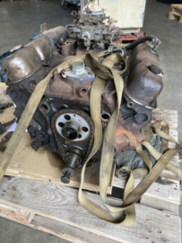 1976 V8 318 voor revisie