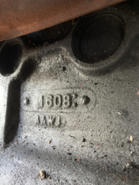 225CUI met 3 speed handbak 1964