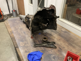 A903 3 speed manual transmission met bellhousing