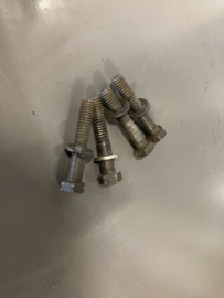 Set bouten ventilator plus spacer op waterpomp