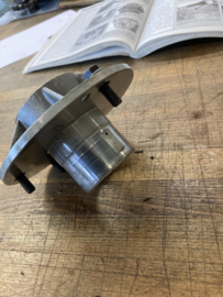 Output shaft support