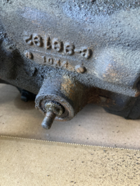 225CUI met 3 speed handbak 1964