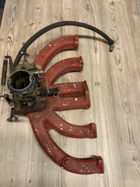Inlaatspruitstuk met Carter carburateur