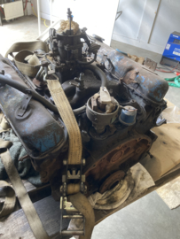 1976 V8 318 voor revisie