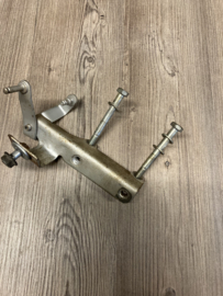 Throttle bracket /6