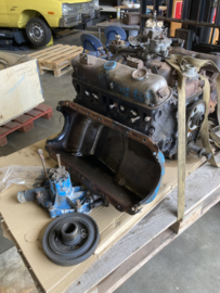 1976 V8 318 voor revisie