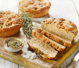 Focaccia borrelbrood rozemarijn en zeezout