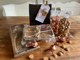 Gevulde speculaaskoek met pepernoten/chocolade