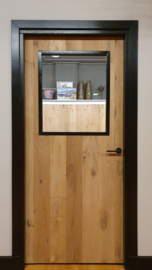 Binnendeur eiken met glas in stalen frame
