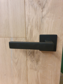 Intersteel Deurkruk Hera vierkant rozet zwart