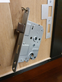 Intersteel dag en nachtslot rvs geborseld met cilinder